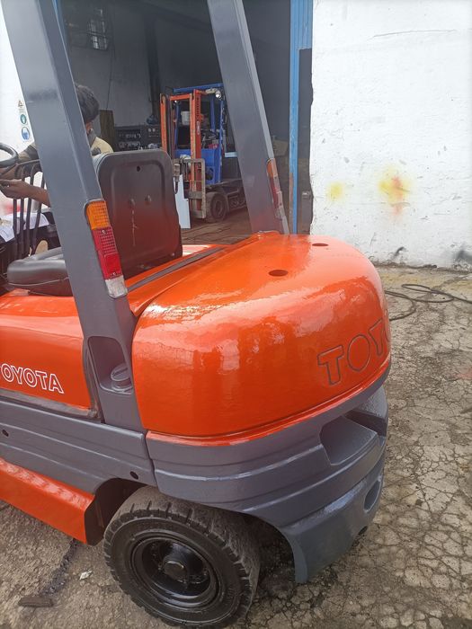 Empilhador Toyota Diesel 2.5 Ton