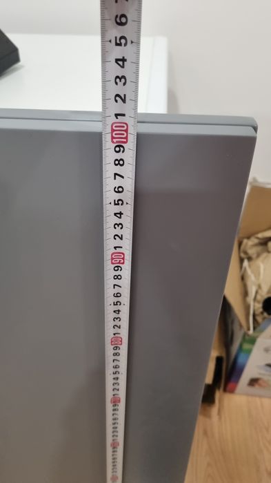 Prateleiras em MDF lacado a cinza