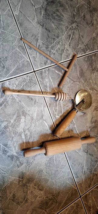Akcesoria drewniane nóż do pizzy mini wałek mały do miodu naleśników