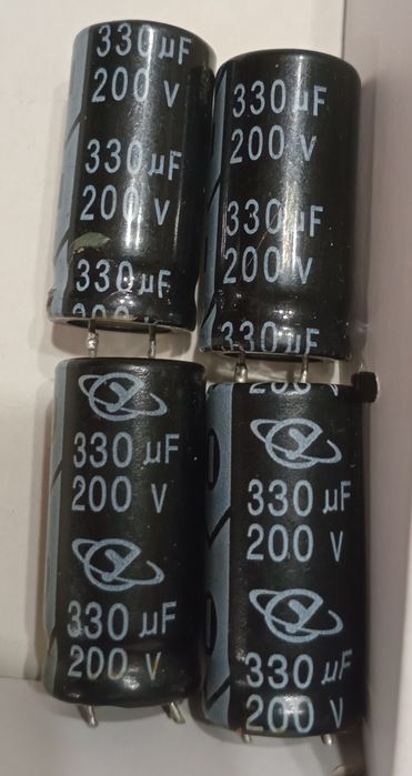 4 шт. Электролитический 330 \mu\text{F} (микрофарад) Б.У