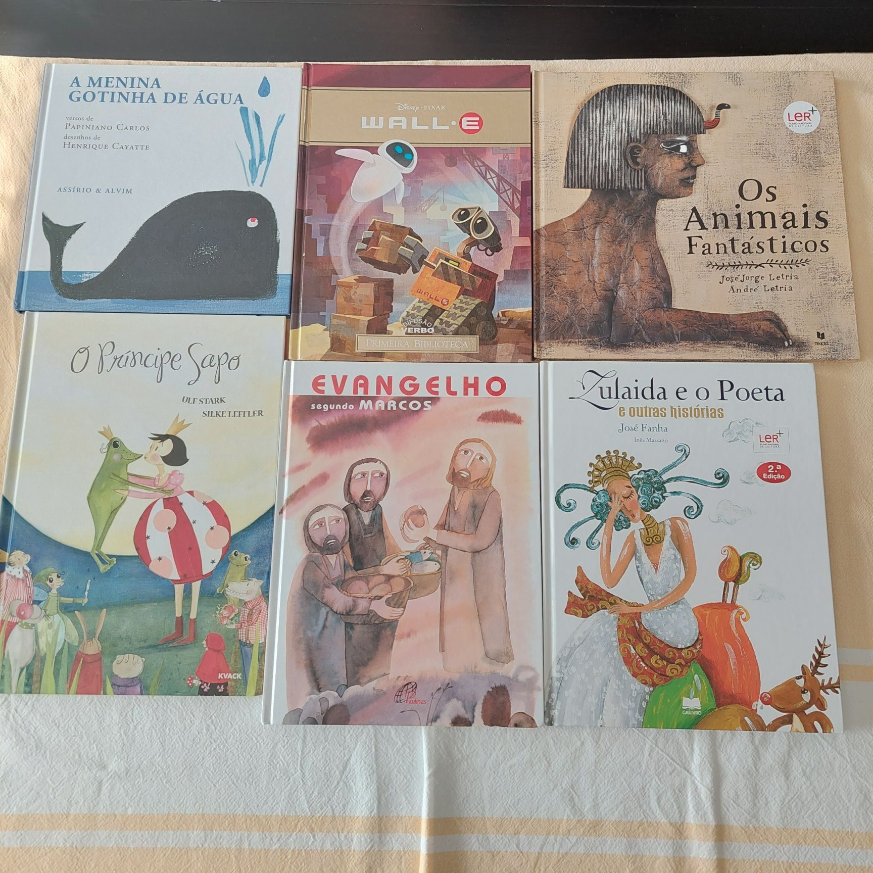 Livros infantis como novos