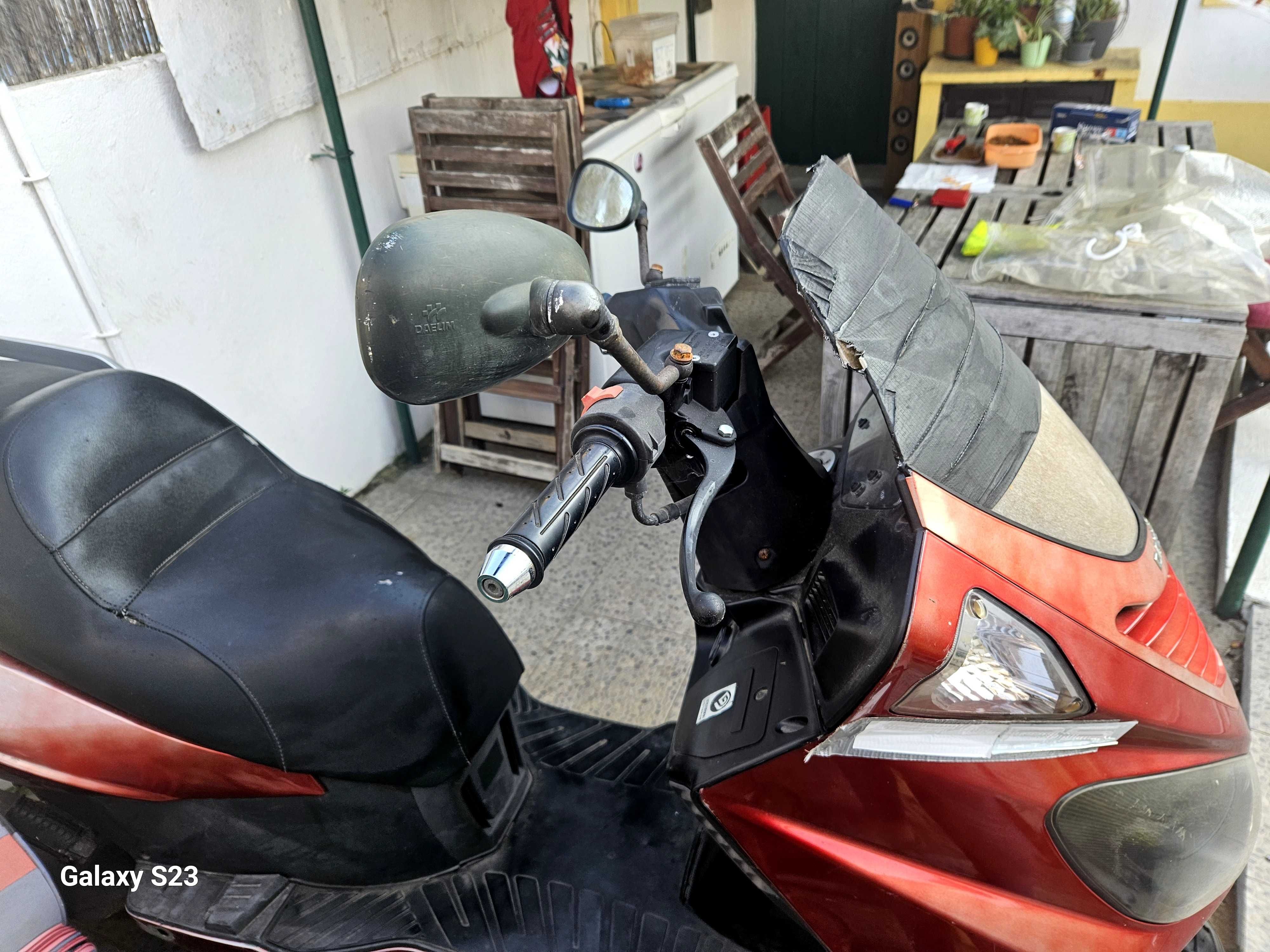 Vendo moto Daelim