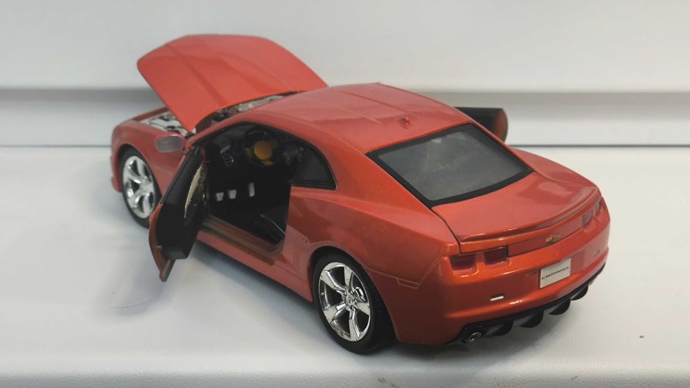 Модель, машинка Chevrolet Camaro 2010 1.24 Maisto