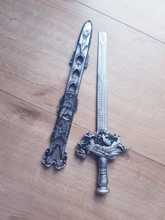Plastikowa zabawka miecz rycerza marki Dealz 40cm