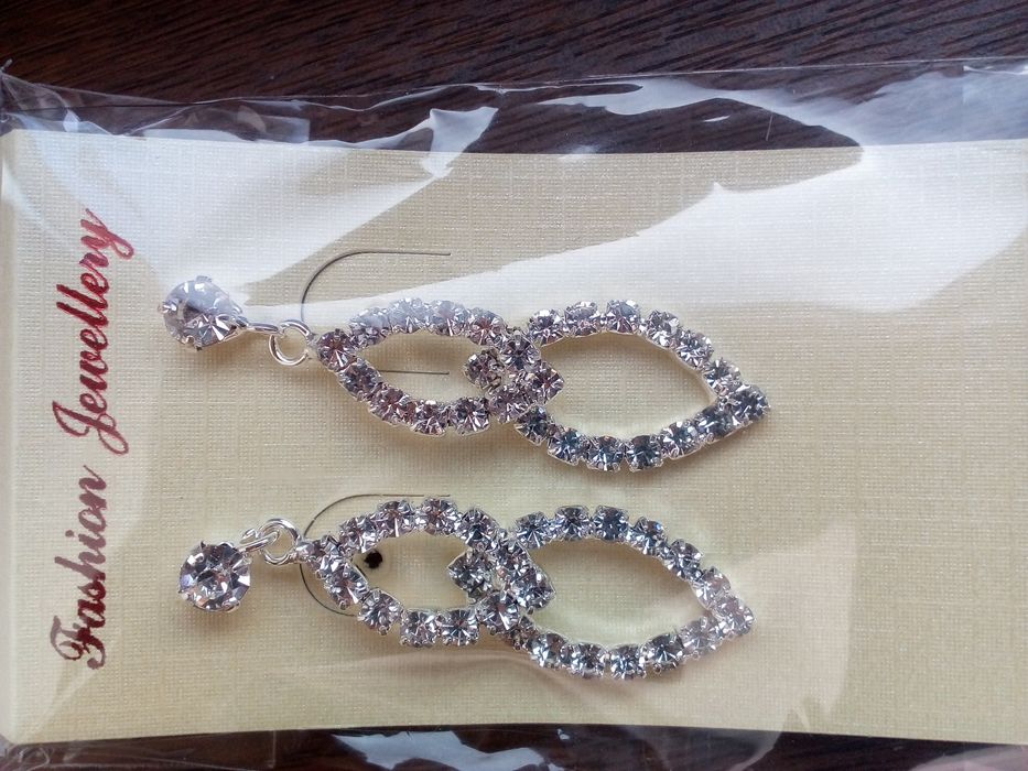 Kolczyki ślubne lub wieczorowe