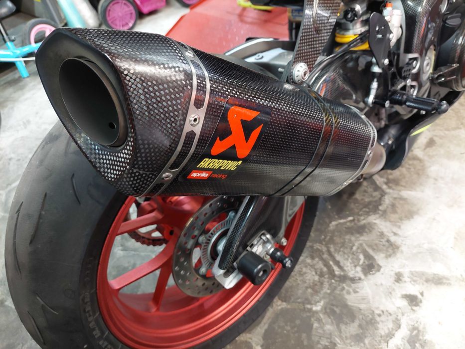 Aprilia RSV4 RF 2017