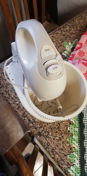 Batedeira com Taça MOULINEX HM412 (450 W - Taça 2.5 L - Branco)