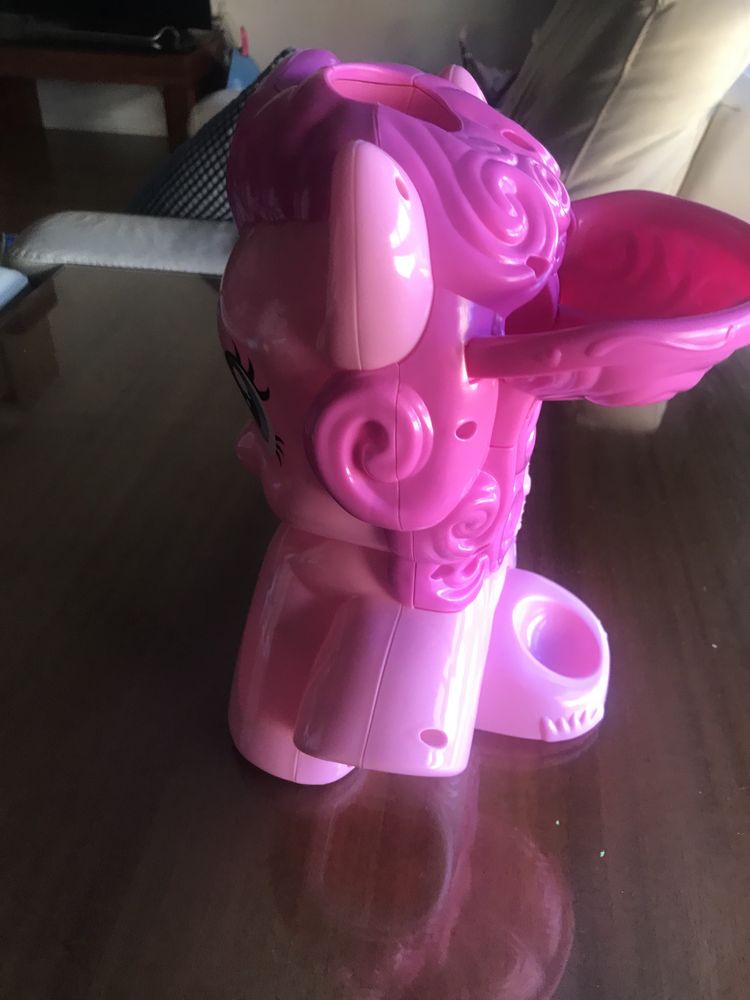 Pinkie Pie Party Popper da marca Playskool Friend