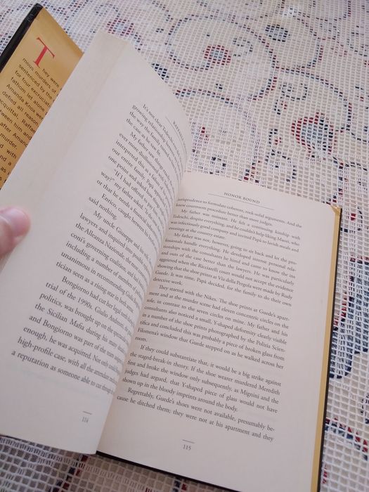 English book Honor Bound by Raffaele Sollecito with Andrew Gumbel