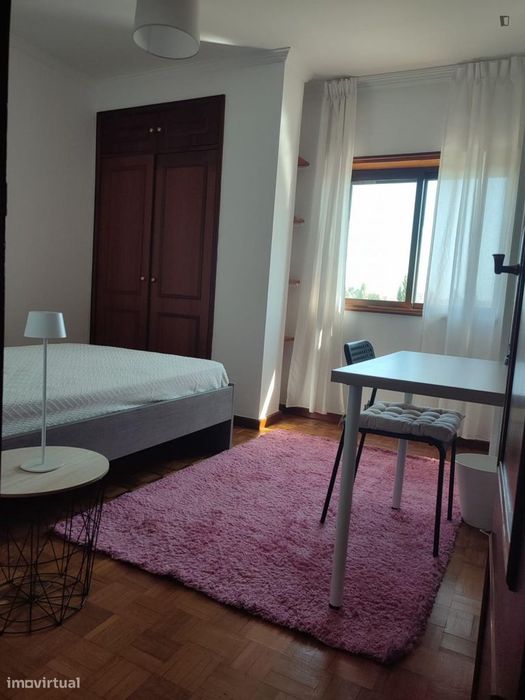 Quarto - localizado em Baguim do Monte Porto