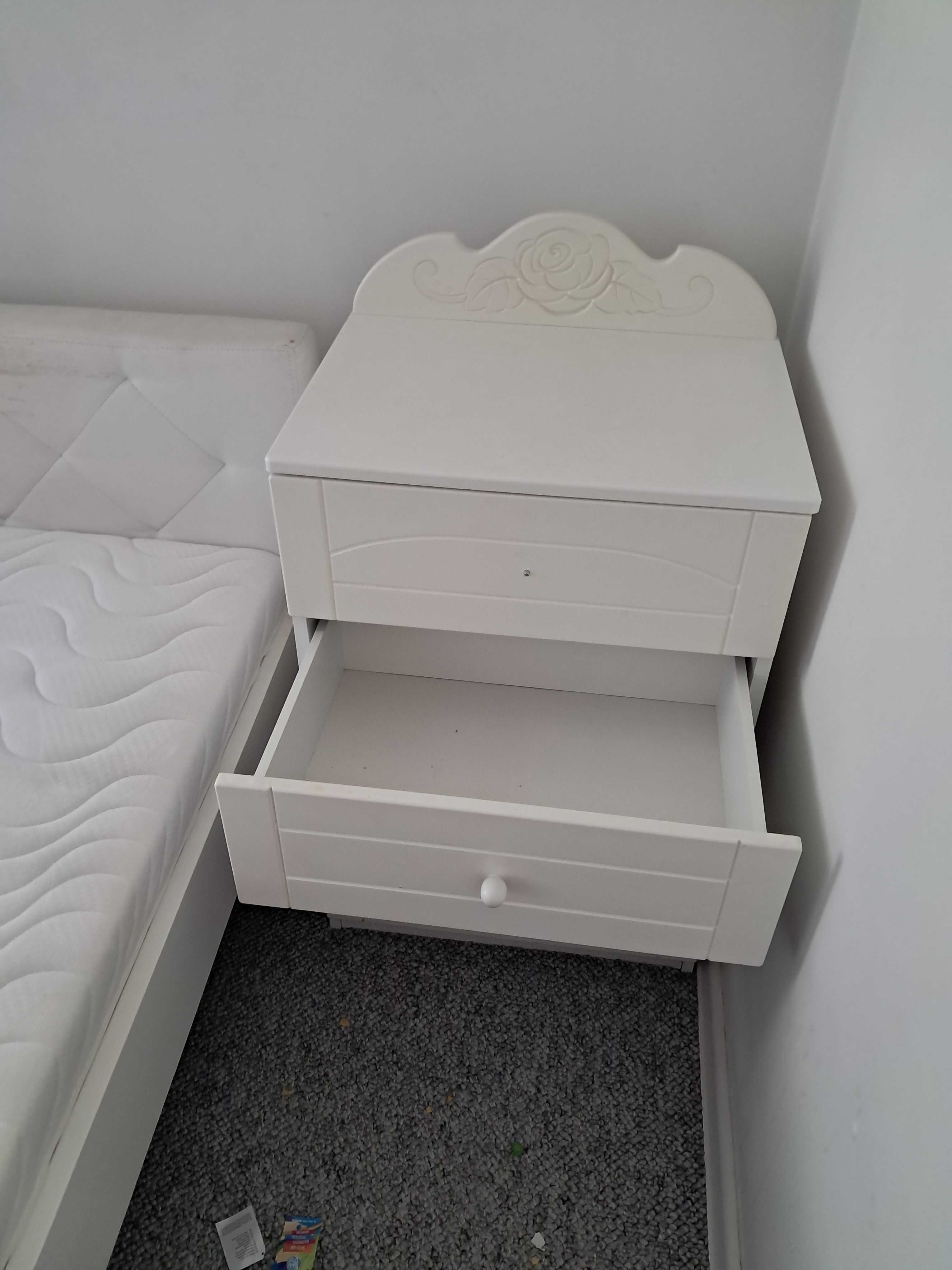 komplet mebli dla dziewczynki oddam za darmo