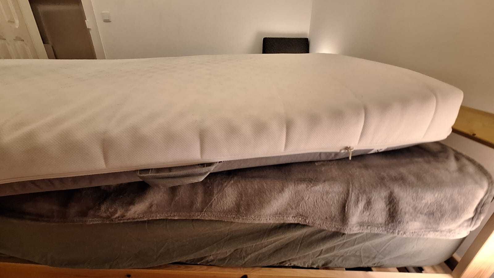 Colchão Casal 140x200X12 ASVANG IKEA em bom estado.