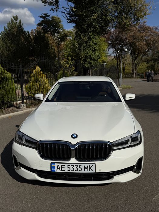 Продам машину Bmw 5 series 2.0 бензин