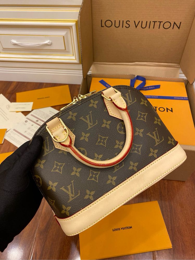 Сумка Louis Vuitton Alma