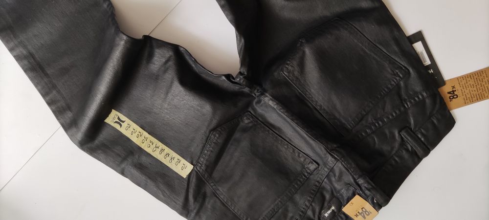 R. 30 Czarne męskie spodnie Black jeans marki Hurley Black