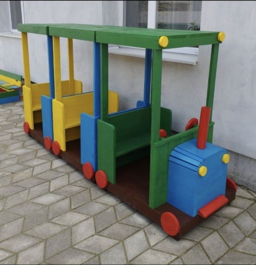 Паровозик, машинка,автобус для дитячих майданчиків