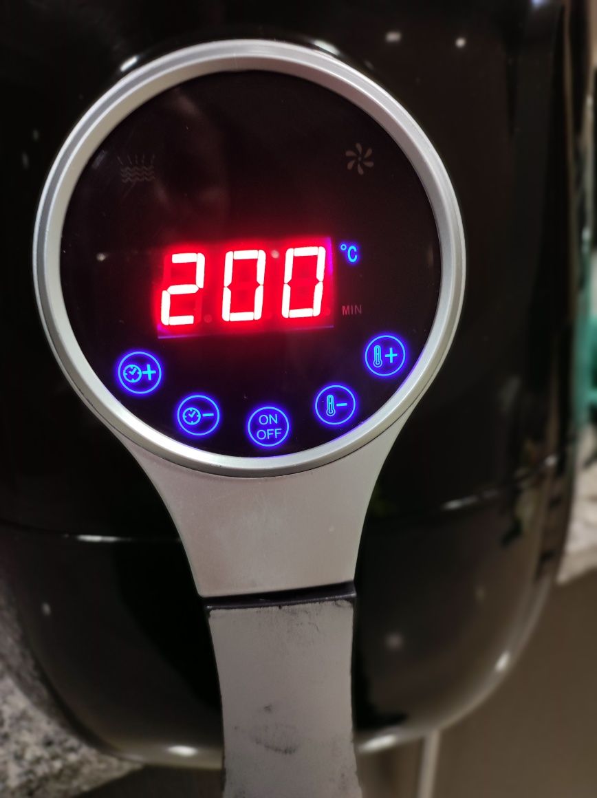 Air fryer  a funcionar perfeitamente