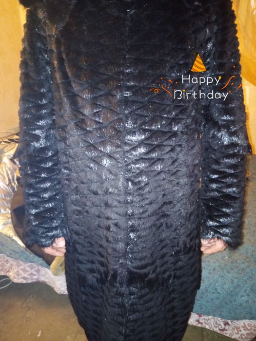 Шуба натуральная из норки , очень интересный фасон