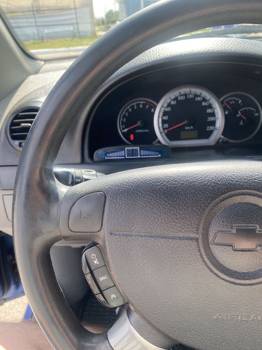 Авто легковое Шевролет Лачетти 1.6