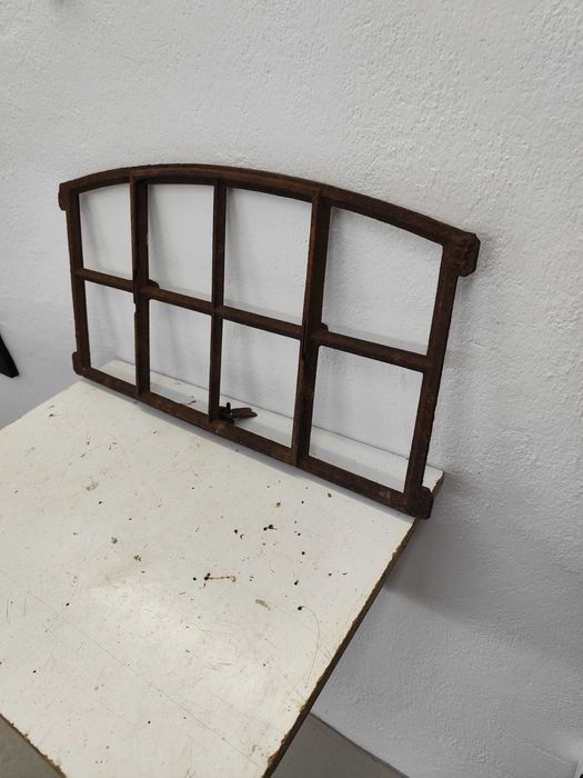 Stare metalowe okno stara rama okienna żeliwna nr 187