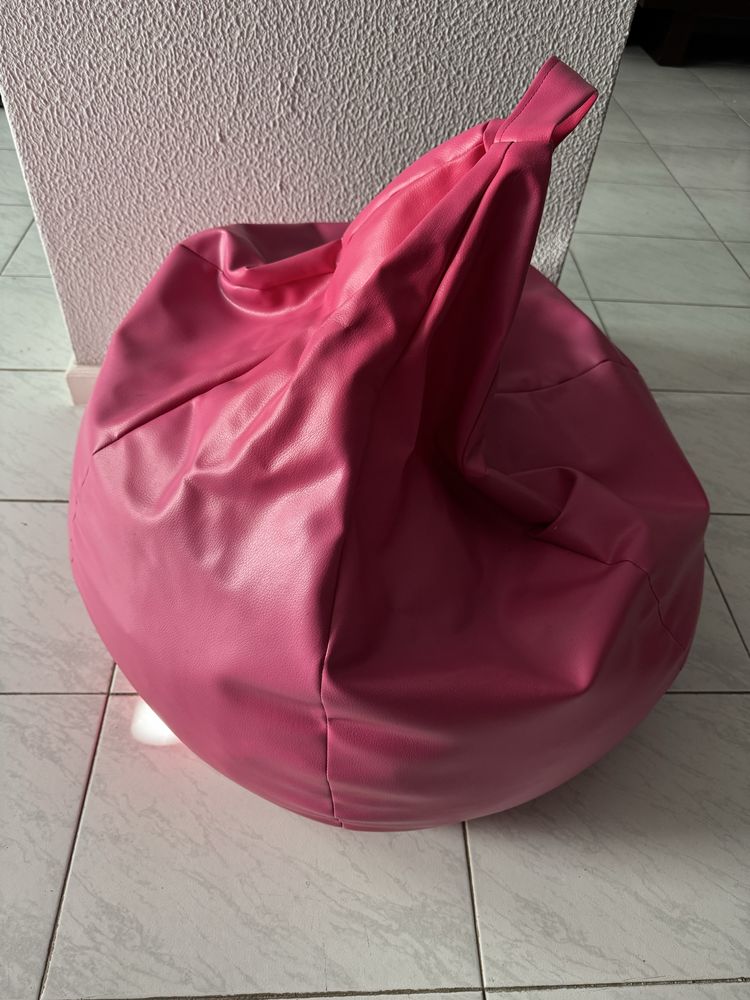 Pufs de jardim rosa ou verde como novos