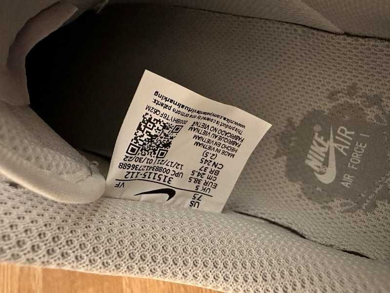 Białe trampki Nike, rozmiar 38,5