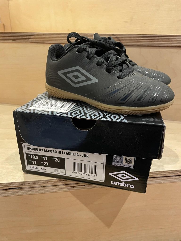 Buty umbro halowe r. 28