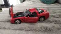 Carro Chevrolet Corvette ano 1997 escala 1/24 Burago