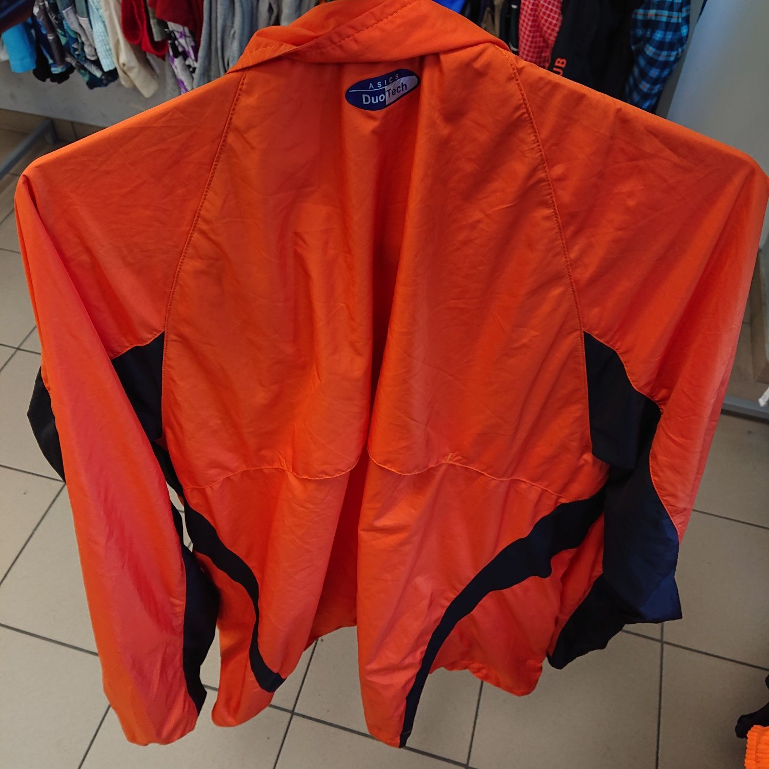 Kurtka asics lekka cienka