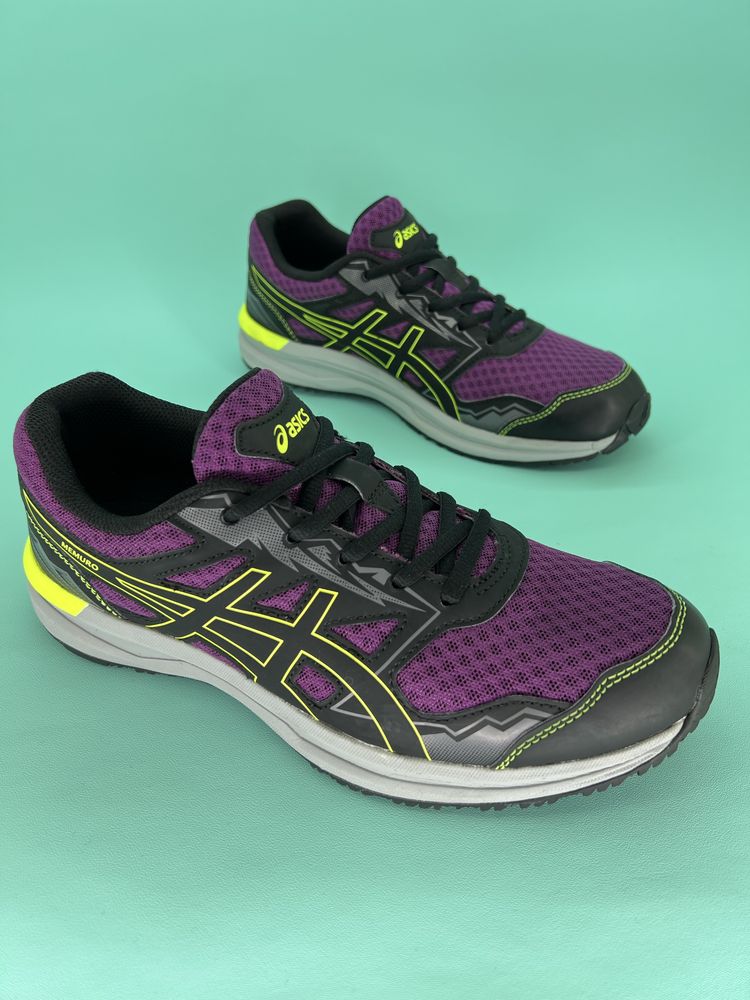 Кросівки 39,5р. Asics Memuro 2