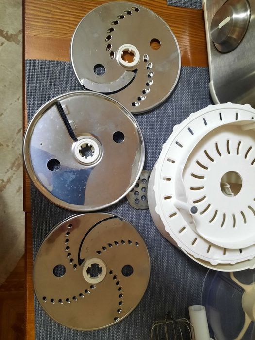 Кухонний комбайн moulinex з усіма насадками