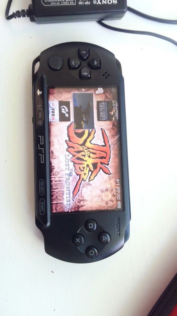 psp e-1008 ,флэшка 32Гб , зарядка