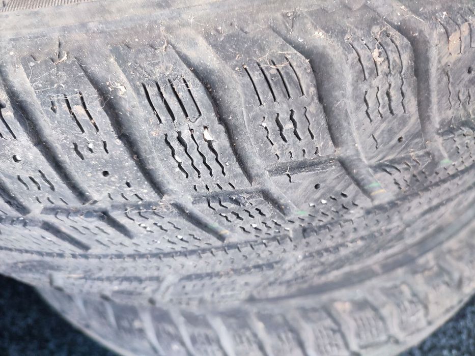 Шини R15 Зима Kumho Izen KW22 
195/65R15
