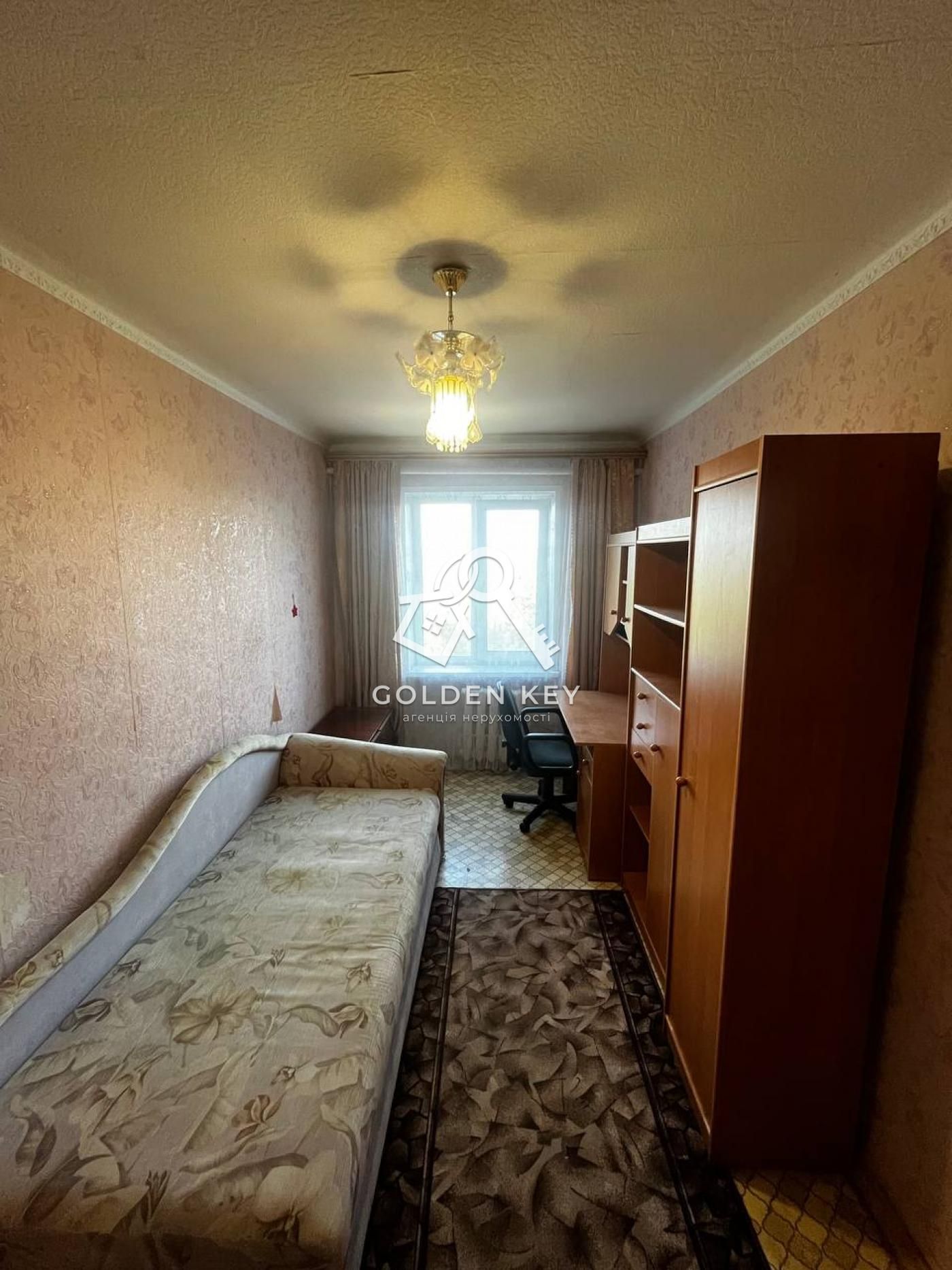 Продаж трикімнатної квартири, Автотехнікум