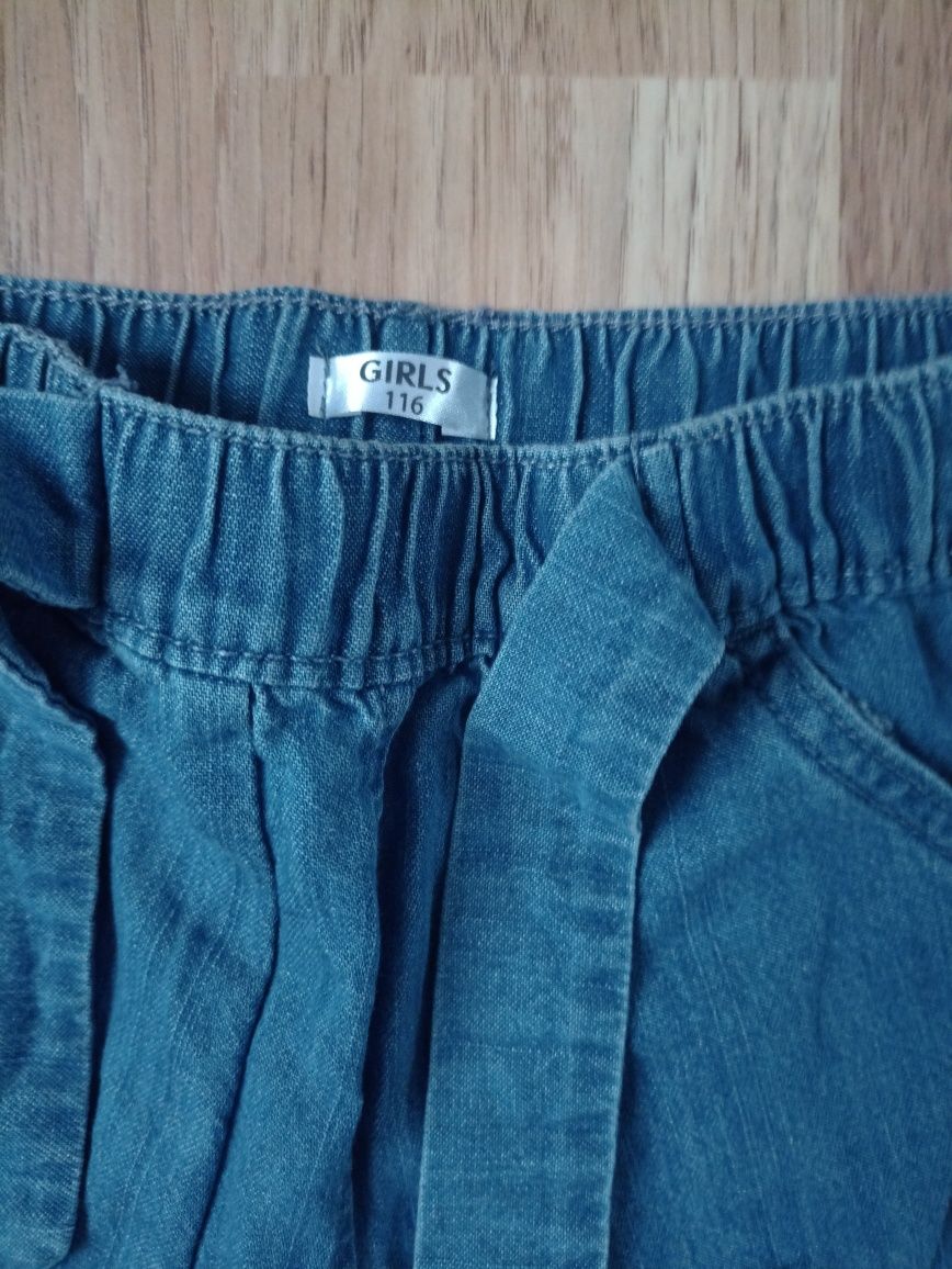 Nowe spodnie dziewczęce jeansowe 116