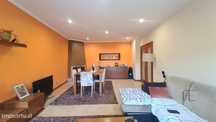 Apartamento T2 com garagem individual, Nogueira da Regedoura