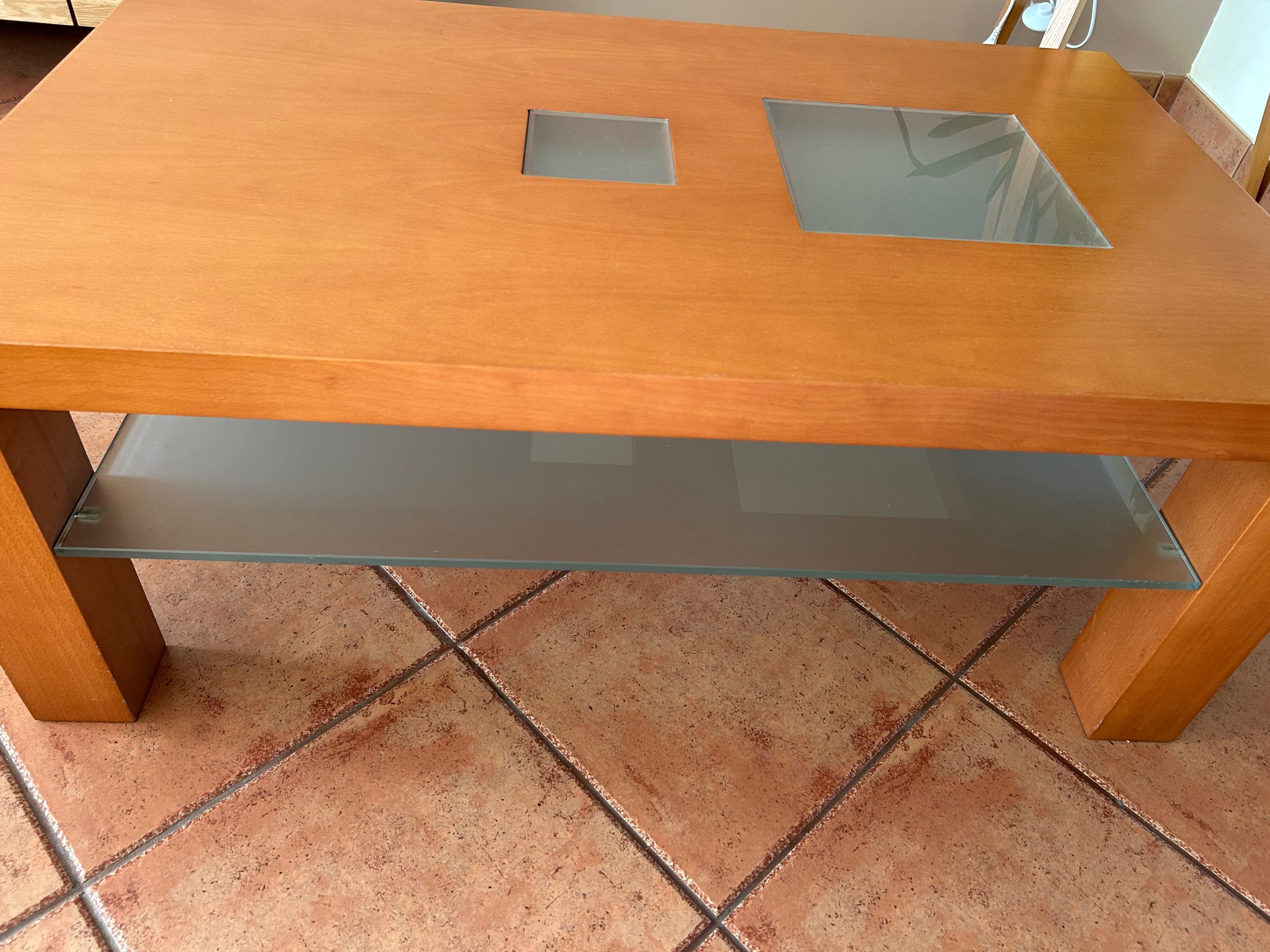 Mesa de centro em faia e vidro