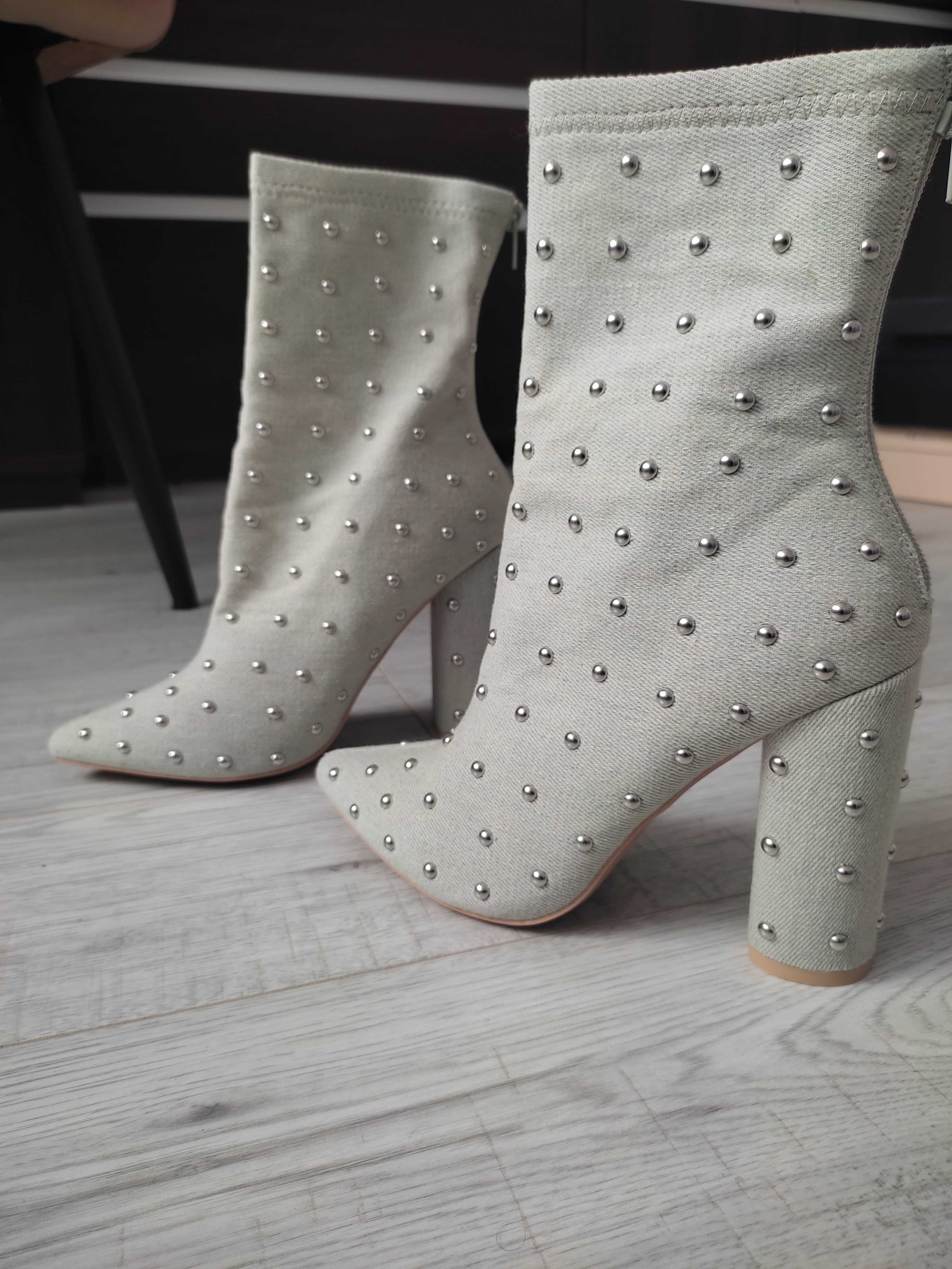 Botki na słupku z ćwiekami Missguided roz 39