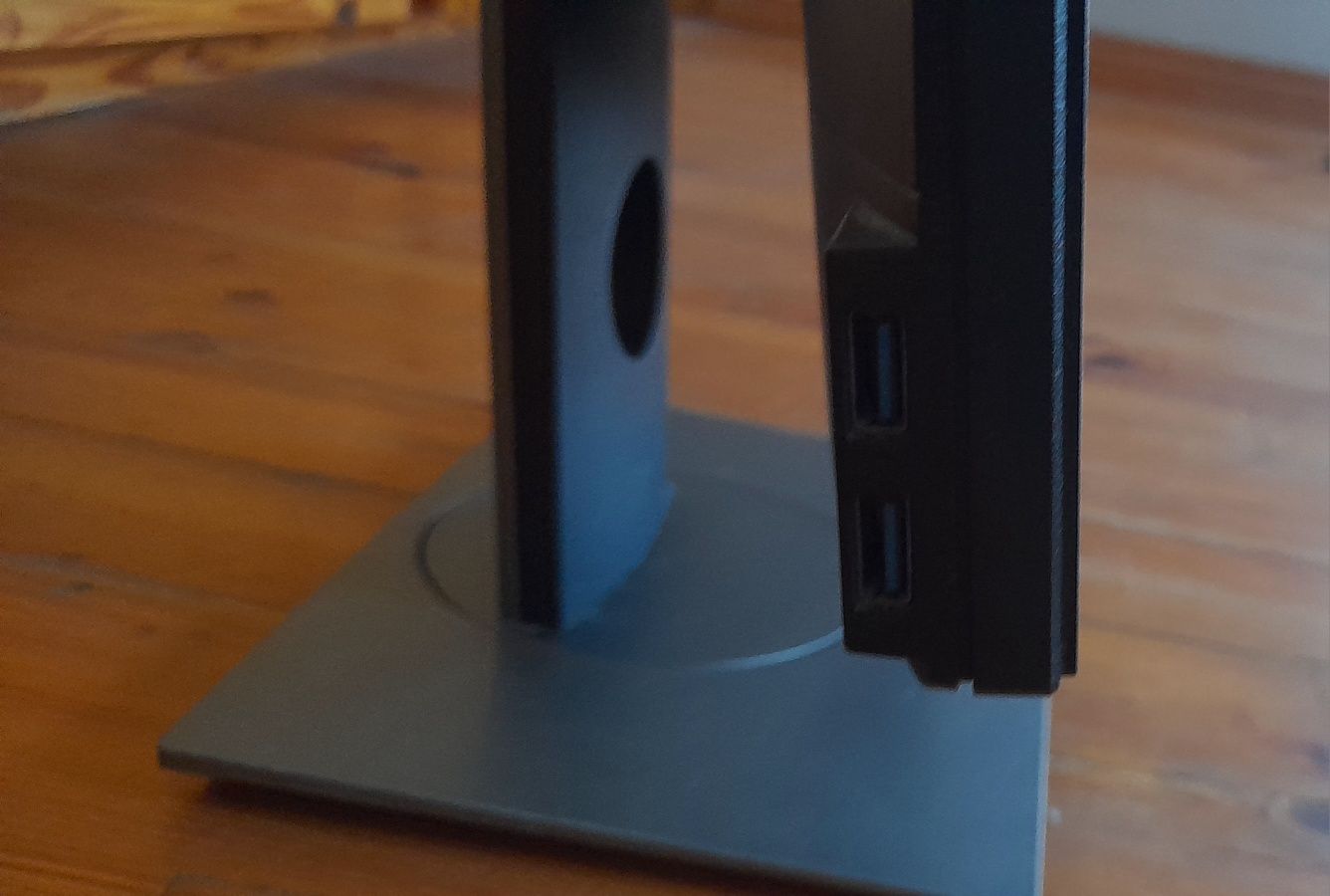 Monitor Dell P2018h