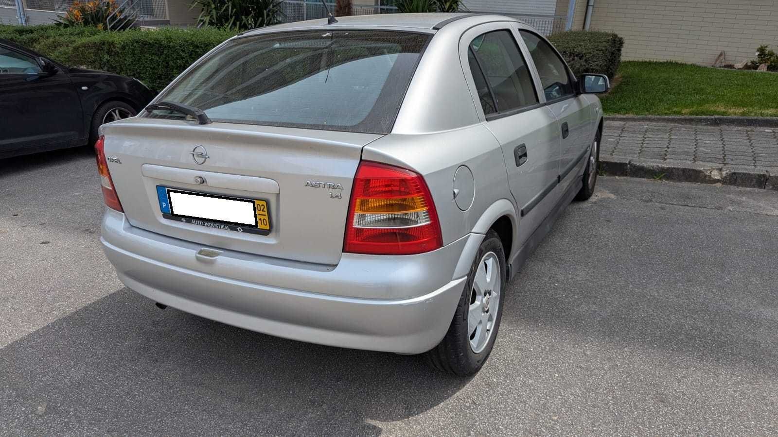 Opel Astra 1400 de 2002 gasolina - impecável