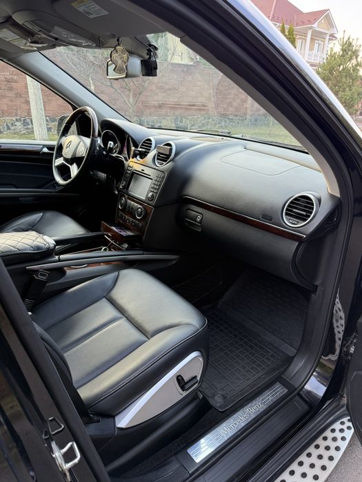 Mercedes-Benz GL 350 Bluteck rest