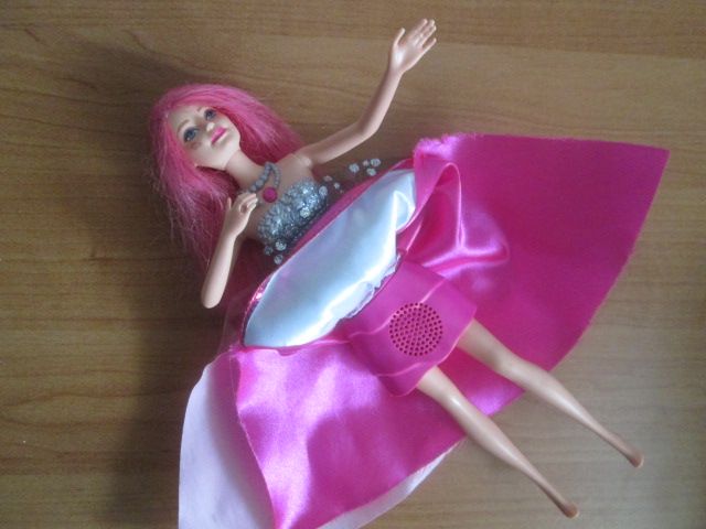 lalka barbie śpiewa po polsku - 2 lalki grające