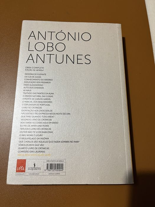 Livro Não é meia noite quem quer