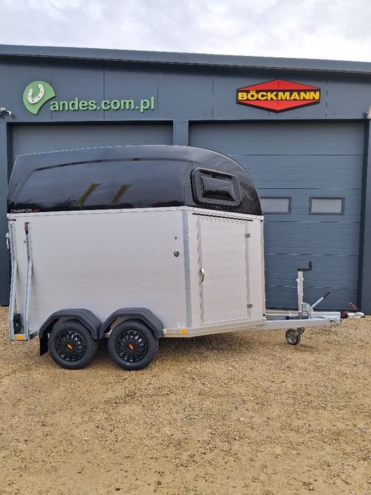 Przyczepy dla koni boeckmann