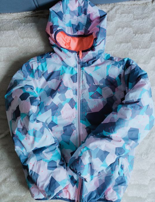 Продам зимову куртку на дівчинку