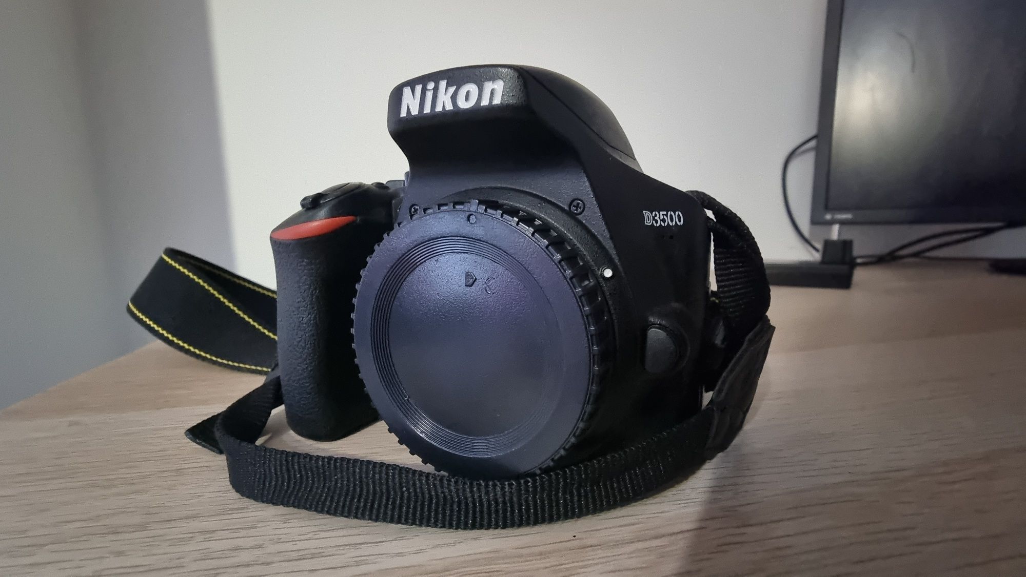 Nikon D3500+ AF-P 18-55mm VR - 6500 disparos