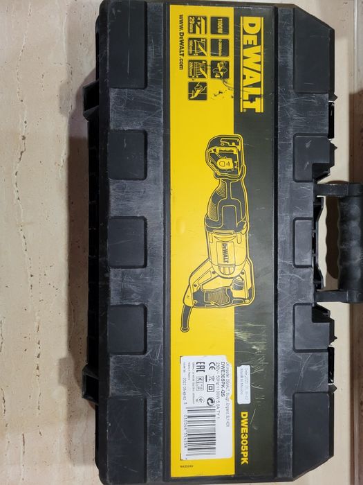 Piła szablasta DeWalt DWE305PK