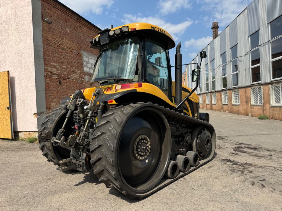 Продам трактор Challenger MT 765 B