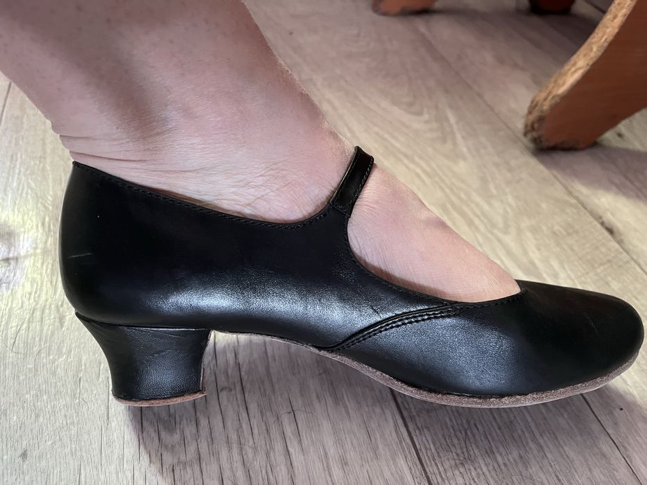 Танцювальні народні туфлі