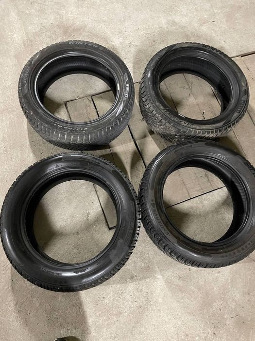 Зимова резина 215/55 R17 в чудовому стані